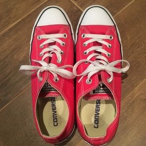 HOT PINK CONVERSE